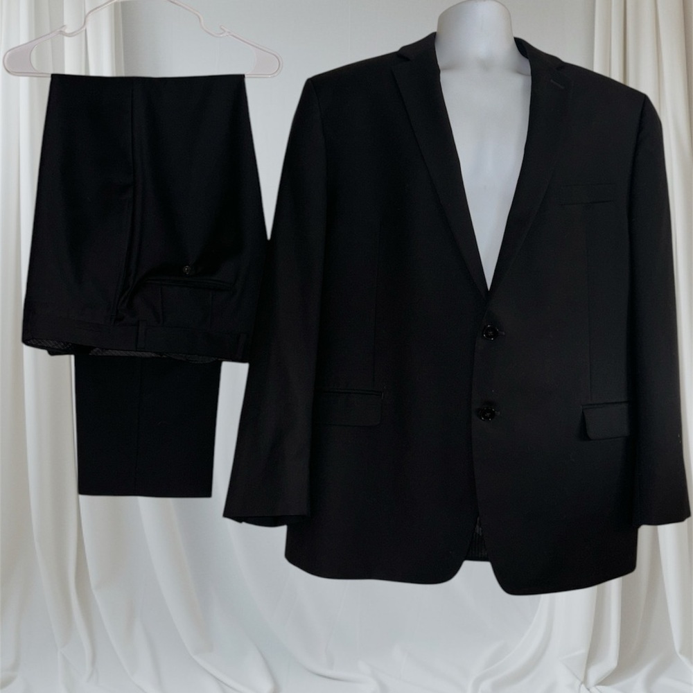 Calvin Klein Black Suit with Notched Lapel and Tailored Fit